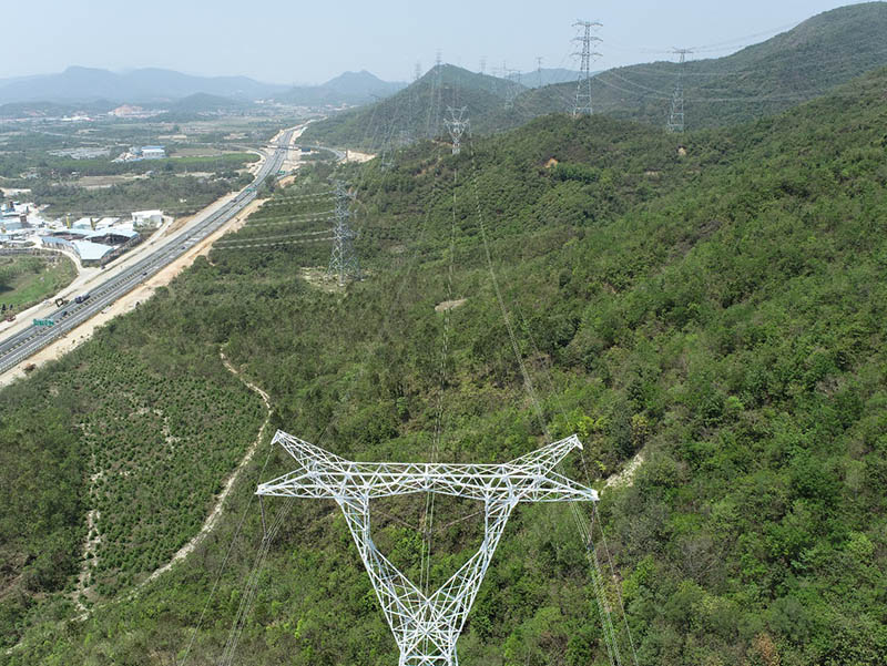 蓮花山脈鐵軍情——中國安能二局惠州220千伏白盆珠輸變電線路工程全線貫通小記