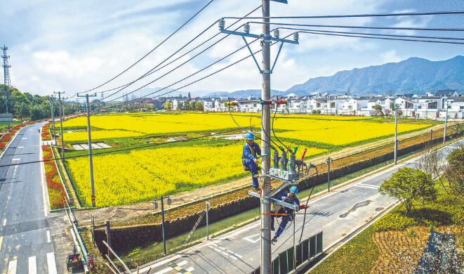 浙江富陽加大農網改造力度，全面推進鄉(xiāng)村電氣化改造