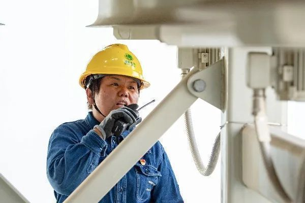 左熱古麗·尼亞孜：堅守荒漠戈壁的變電運維女班長