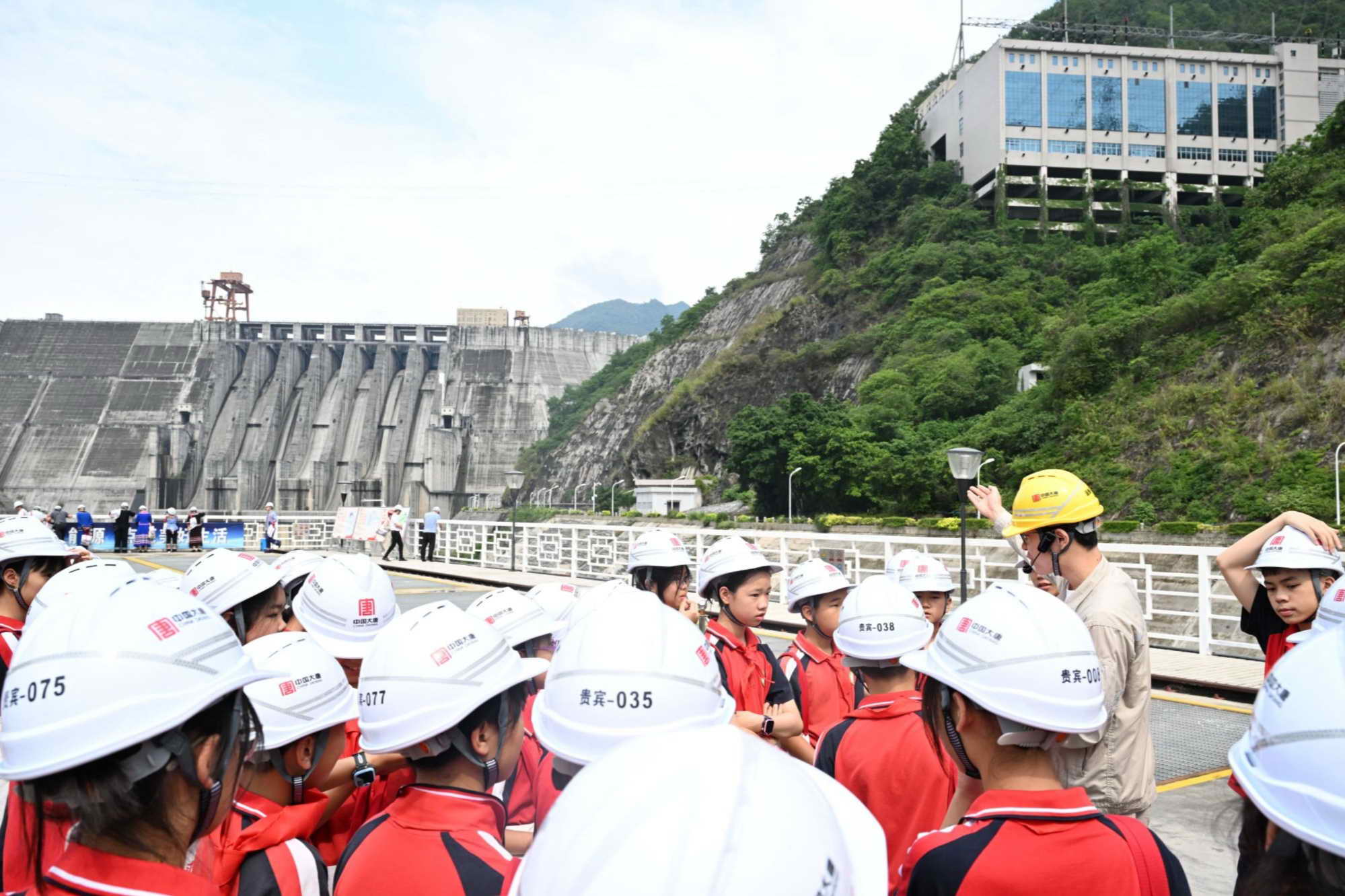 桂冠電力龍灘水力發(fā)電廠舉辦開放日活動(dòng)