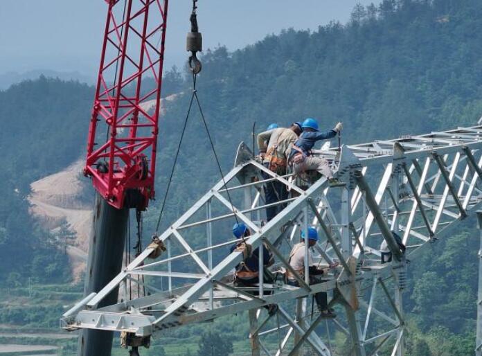 機(jī)械化施工助湖南電網(wǎng)高質(zhì)量建設(shè)